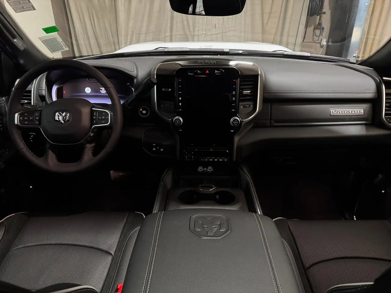RAM 3500 снимка RAM 3500