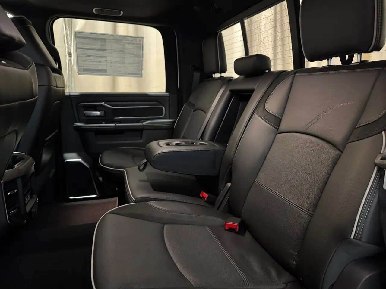 RAM 3500 снимка RAM 3500