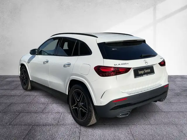Mercedes-Benz GLA 200 d 4MATIC AMG-Line AHV LRHZG MBeam 360°Kam Ansicht 4