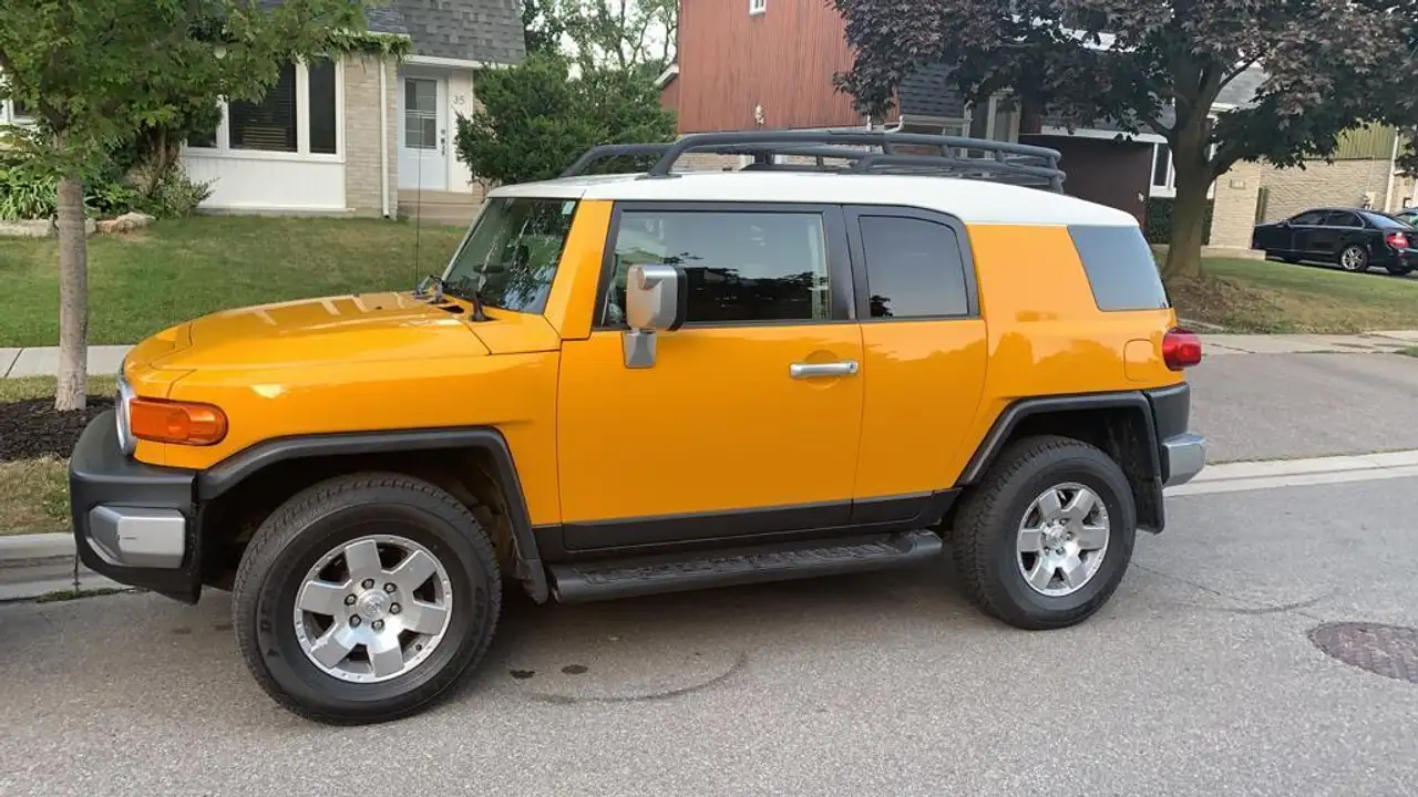 Toyota FJ Cruiser снимка Toyota FJ Cruiser
