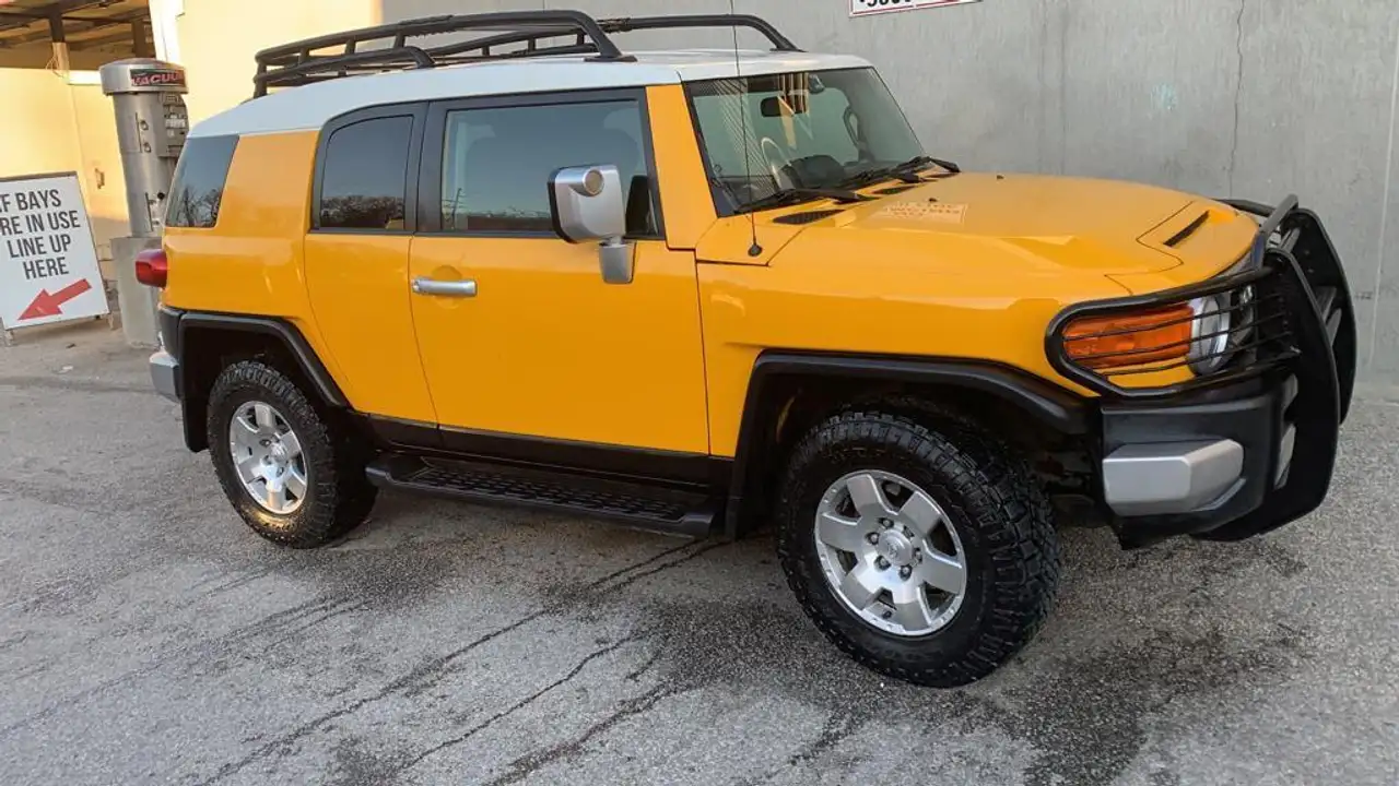 Toyota FJ Cruiser снимка Toyota FJ Cruiser