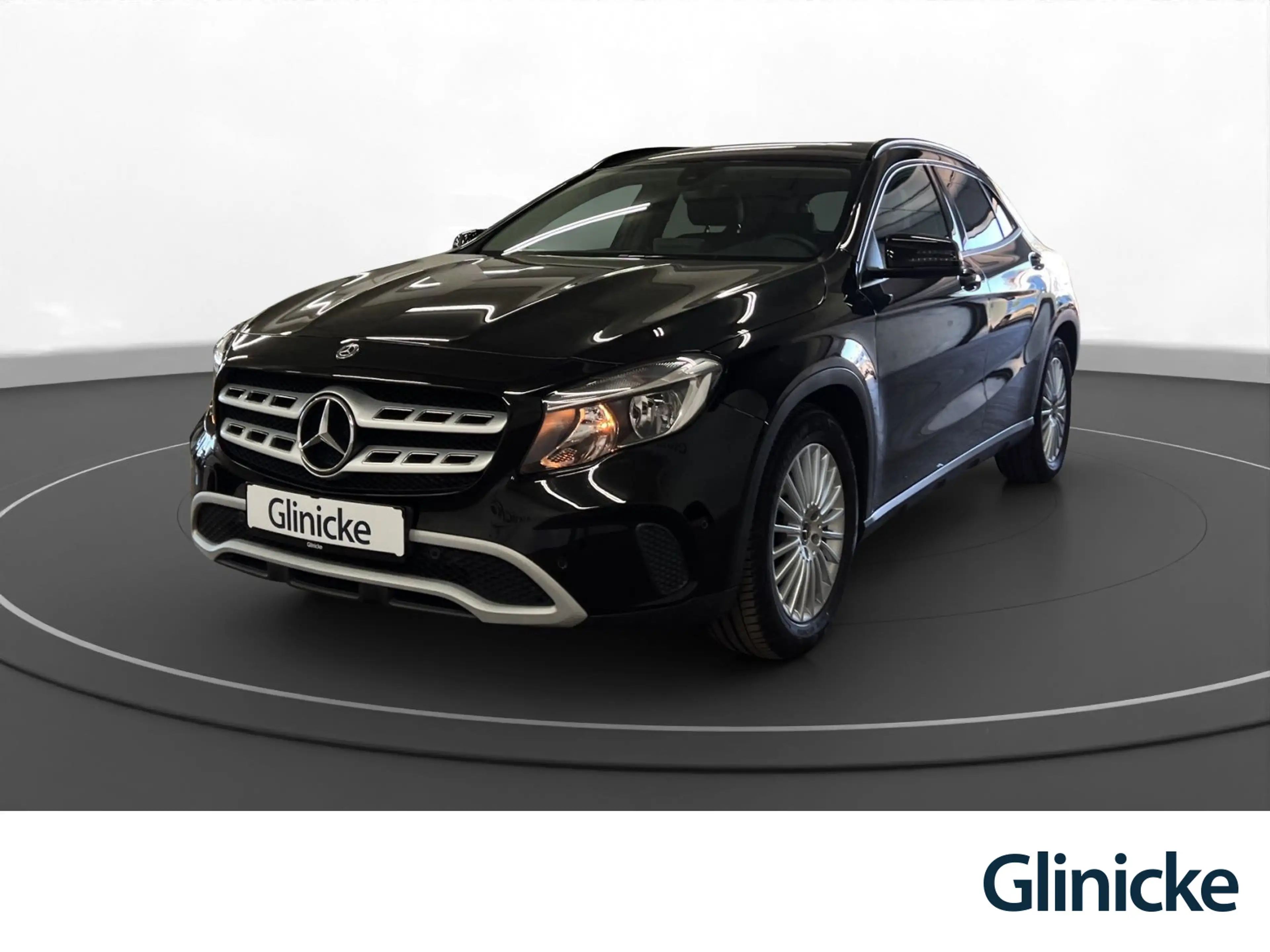 Mercedes-Benz GLA 180 Style DCT LM 17" Navi Sitzhz. PDC