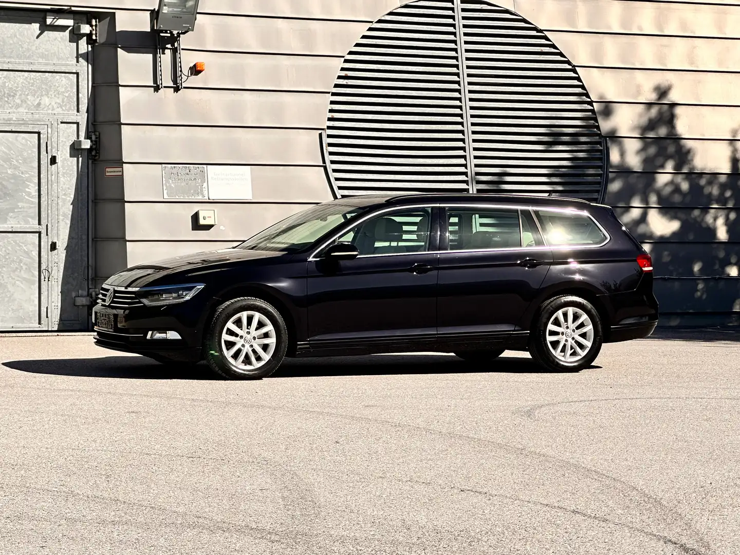 Volkswagen Passat Variant Comfortline 2.0 TDI BMT/Start-Stop / Automatik / Diesel Schwarz - 2