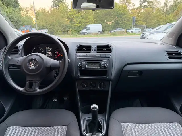 Volkswagen Polo view 11