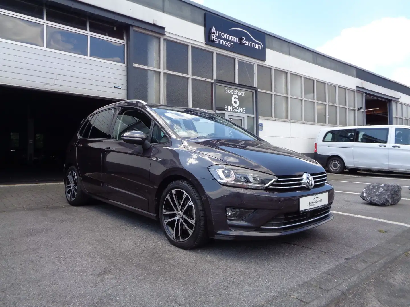 Volkswagen Golf Sportsvan 2.0 TDI DSG Lounge*1.HD*XEN*AHK* Gris - 1