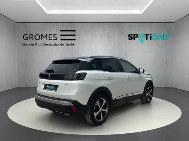 Peugeot 3008 view 3