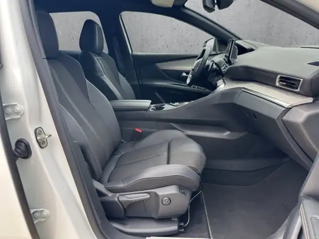 Peugeot 3008 view 13