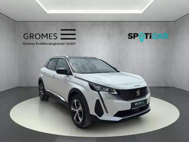 Peugeot 3008 main image