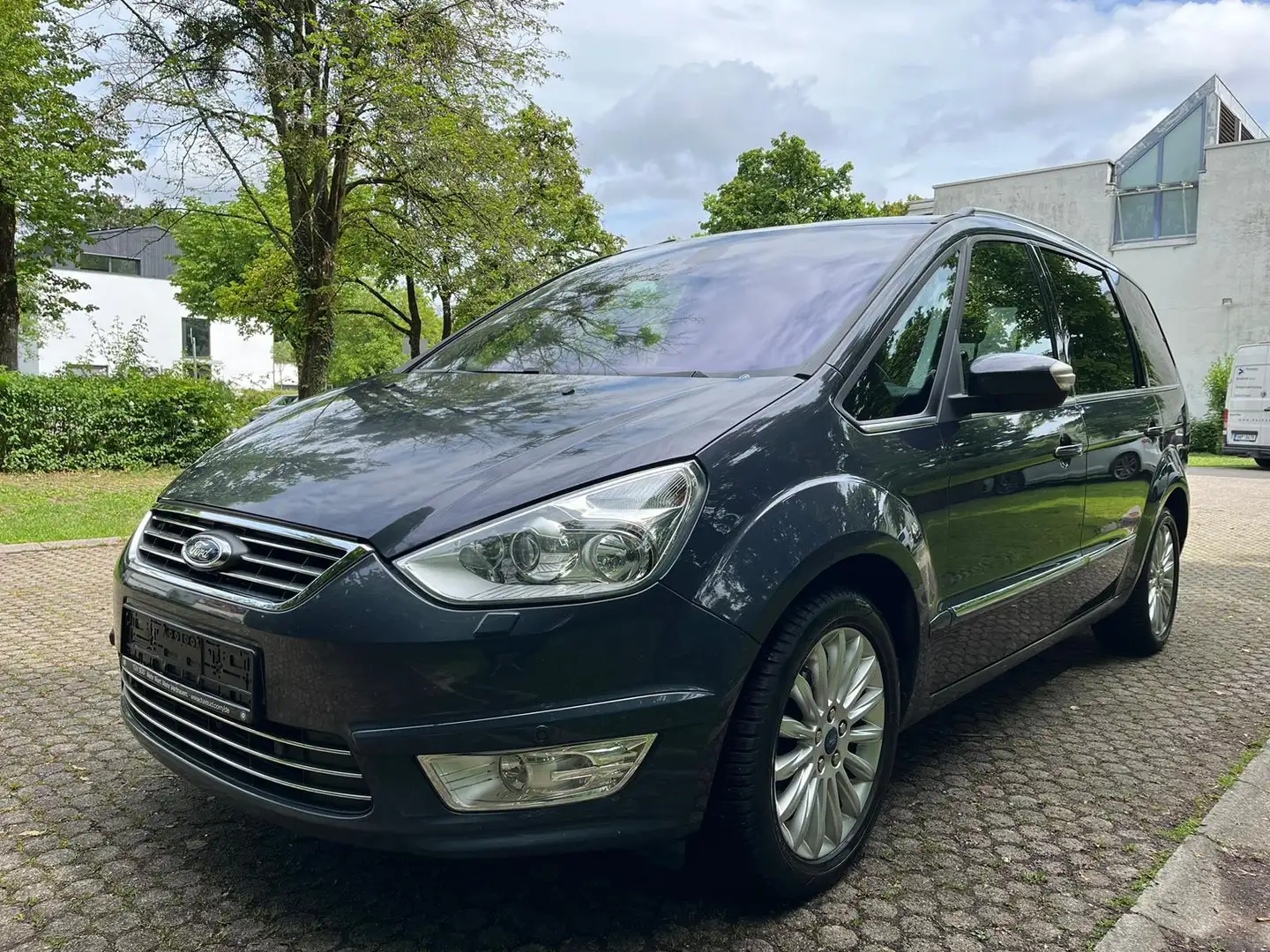 Ford Galaxy 2.0 TDCi DPF Aut. Titanium 7-Sitze-TÜV NEU Schwarz - 2