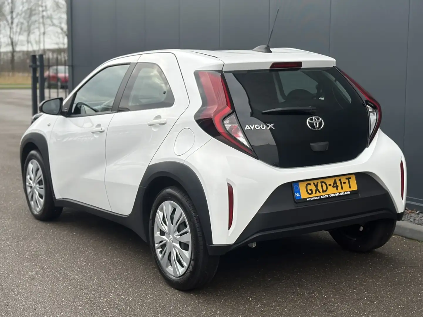 Toyota Aygo X 1.0 VVT-i Business Edition | Carplay Weiß - 2
