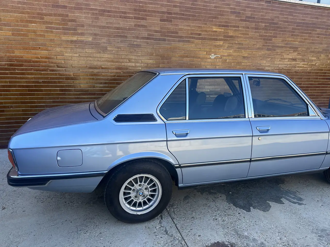BMW 518 E12, foto 3