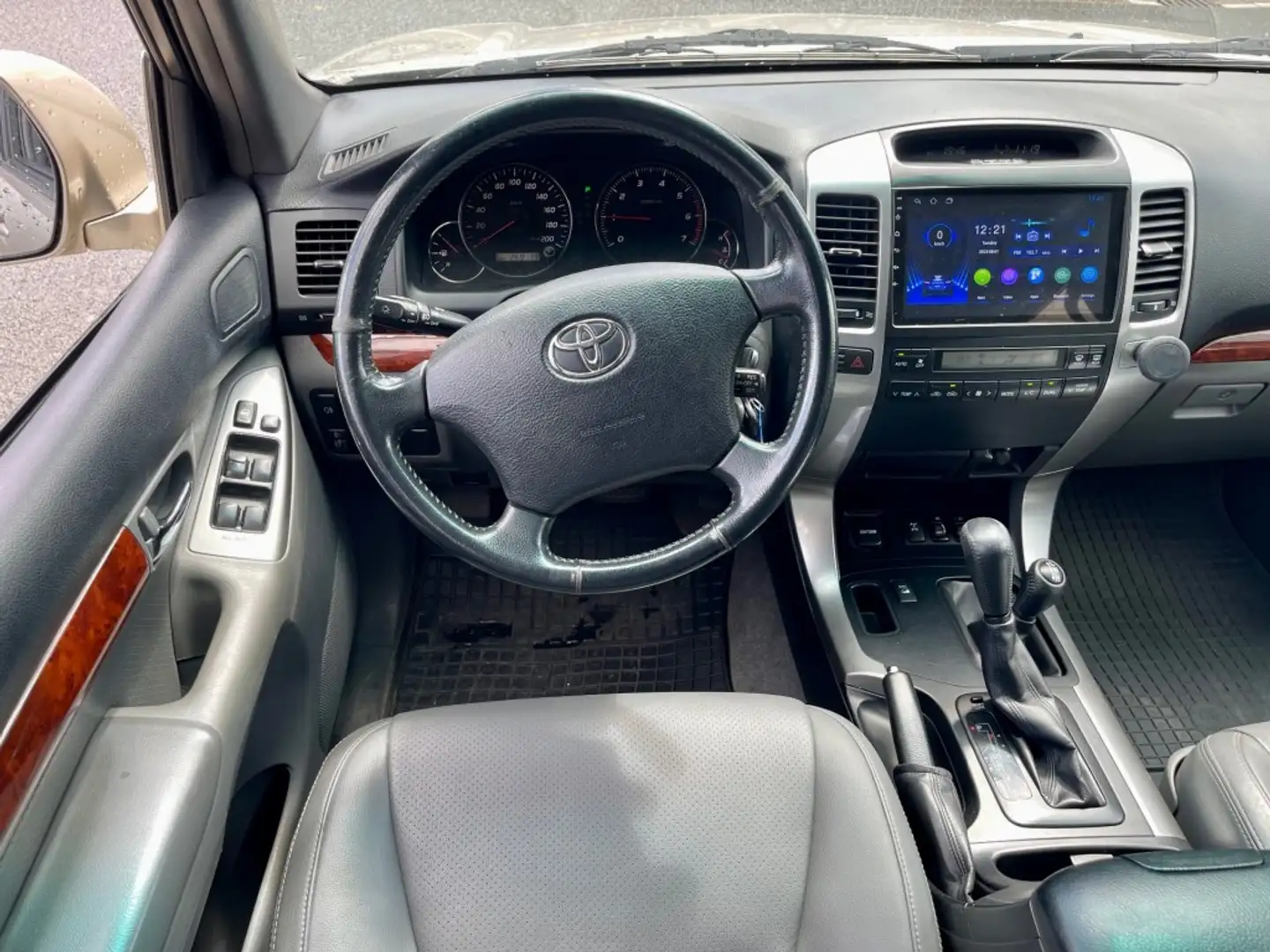 Toyota Land Cruiser 4.0 V6 VVT-i VX 4wd AUT LEER NETTE AUTO YOUNGTIMER Grey - 2