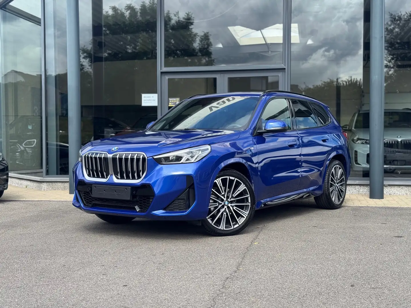 BMW X1 sDrive18i M Sport / PANODAK / TREKHAAK / DODE HOEK Bleu - 1
