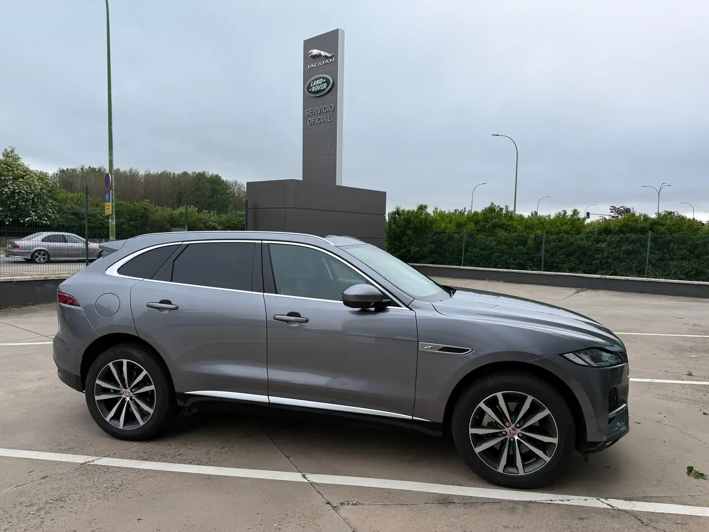 Jaguar F-Pace F-Pace 2.0D l4 MHEV Hibrido Aut.AWD163 Standard SE Gris - 2