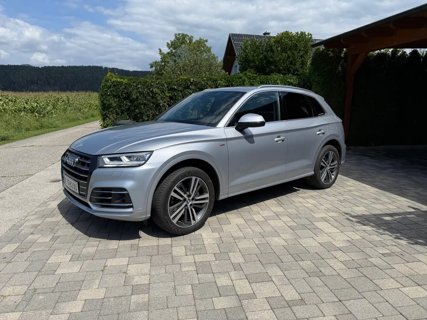 Audi Q5 Quattro Plugin Hybrid Q55 TFSI e quattro Sport Silber - 1