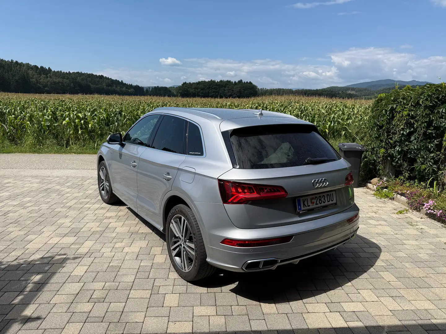 Audi Q5 Quattro Plugin Hybrid Q55 TFSI e quattro Sport Silber - 2