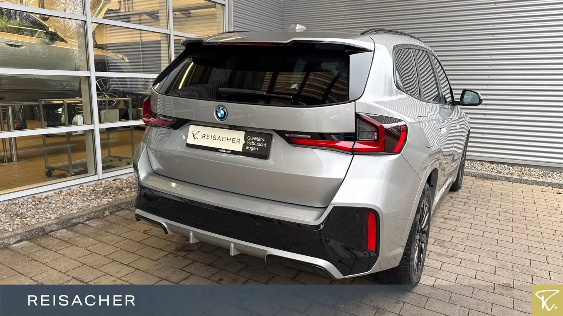 BMW X1 xDrive30e M-Sport Navi HUD ACC 360° adLED AHK Silber - 2