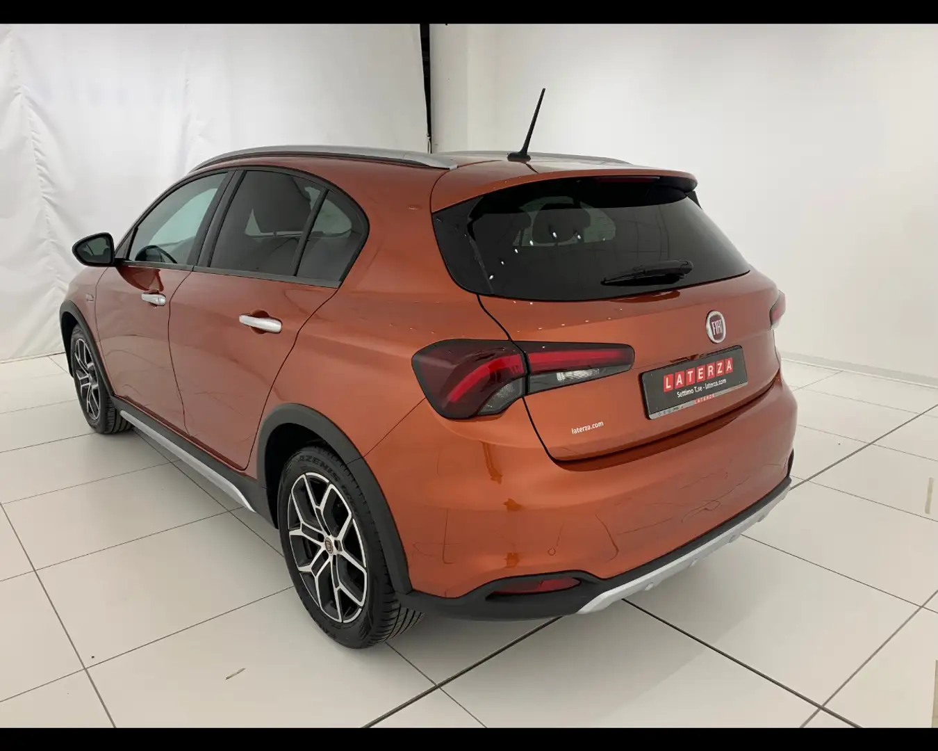 Fiat Tipo 5 Porte 1.0  Cross - 2