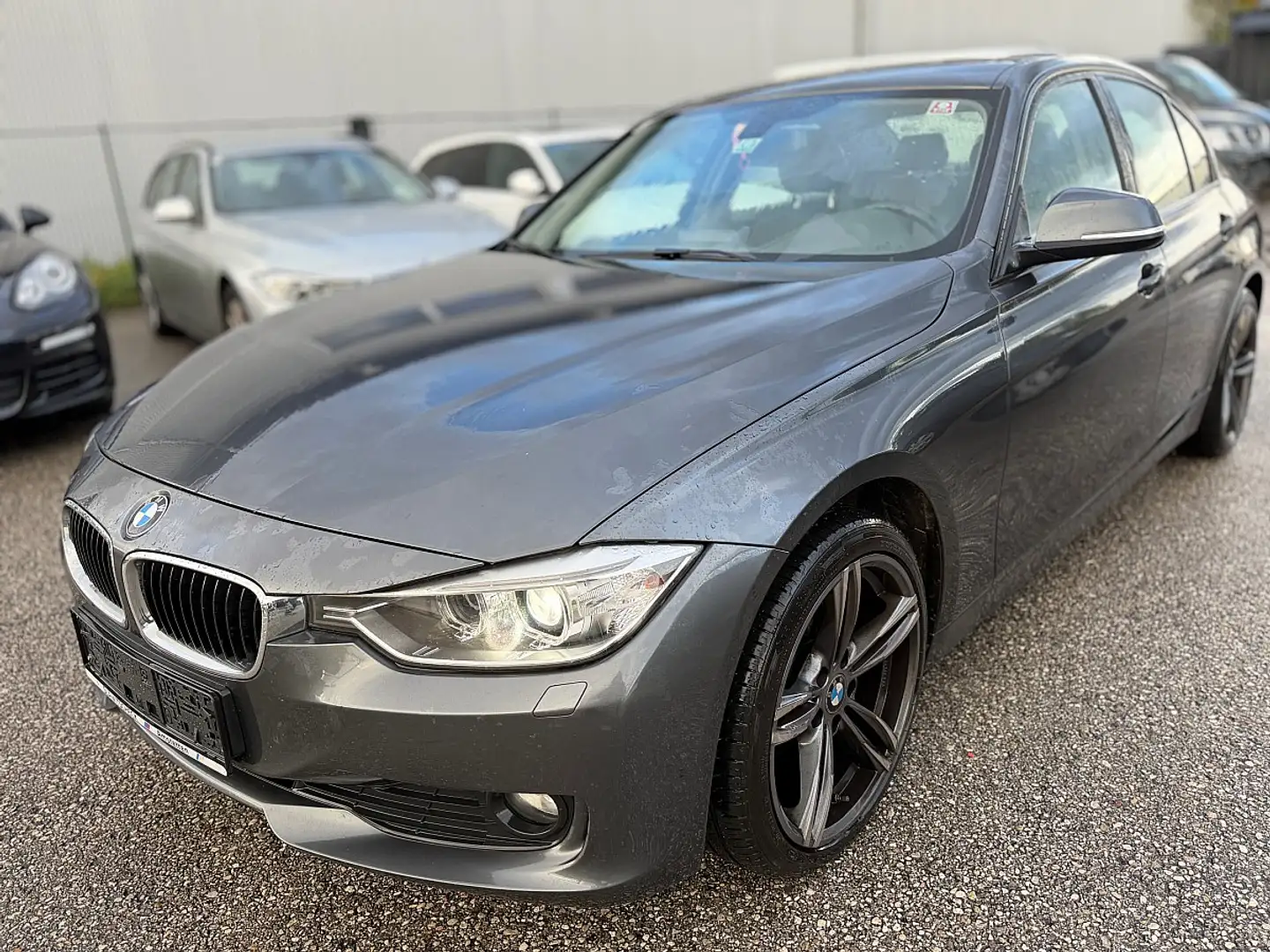 BMW 320 i Gris - 2