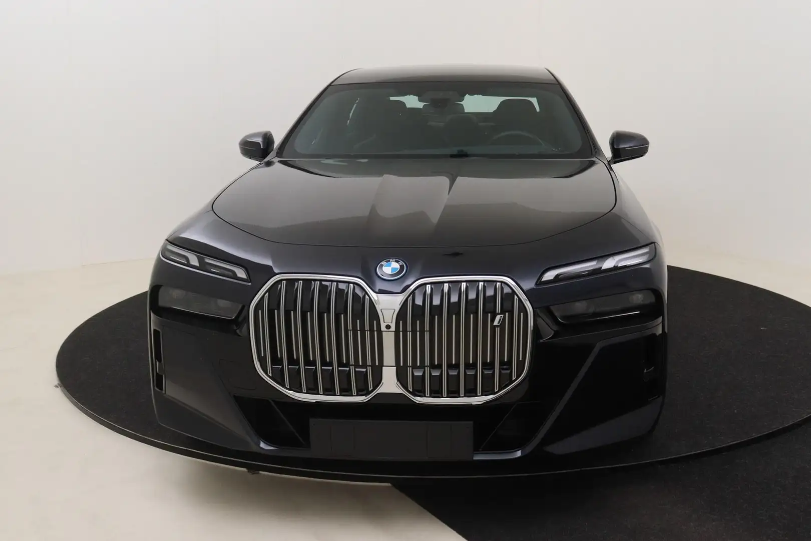 BMW i7 eDrive50 335 kW (455 PS), Automatik, Heckantrieb Noir - 2