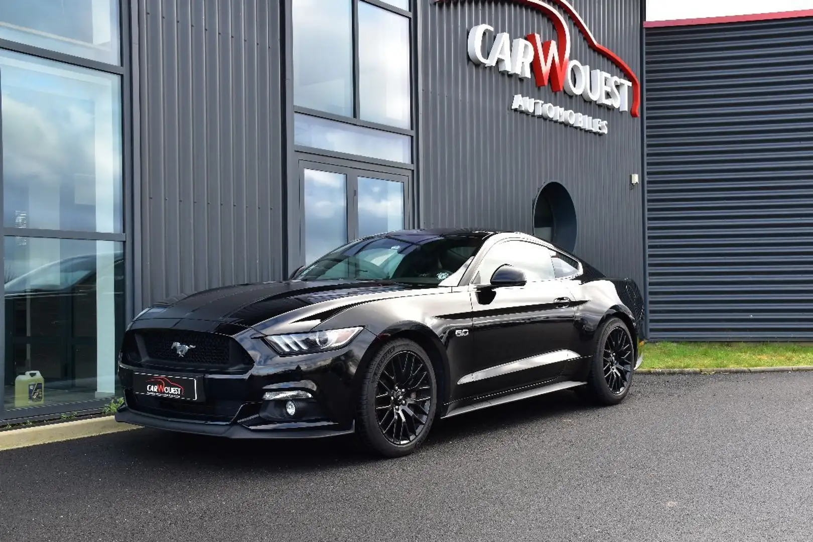Ford Mustang VI FASTBACK 5.0 V8 GT BVA6 Schwarz - 1