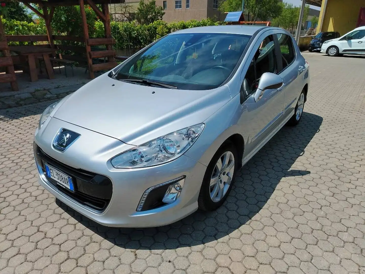Peugeot 308 1.6 e-hdi 8v Access s&s 112cv 5p Argento - 1
