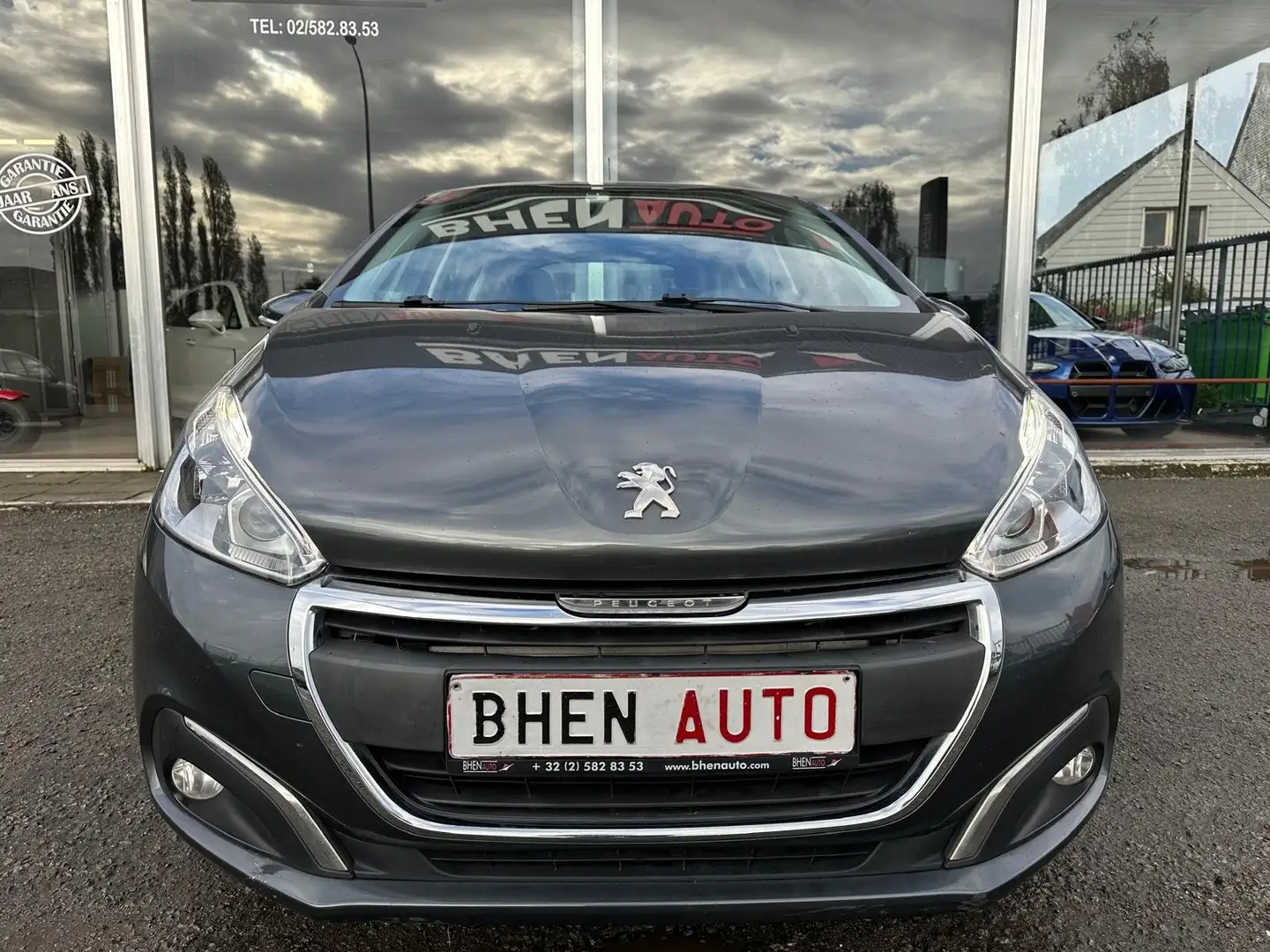 Peugeot 208 1.2i /NAVI/AIRCO/RADAR DE RECUL Grijs - 2