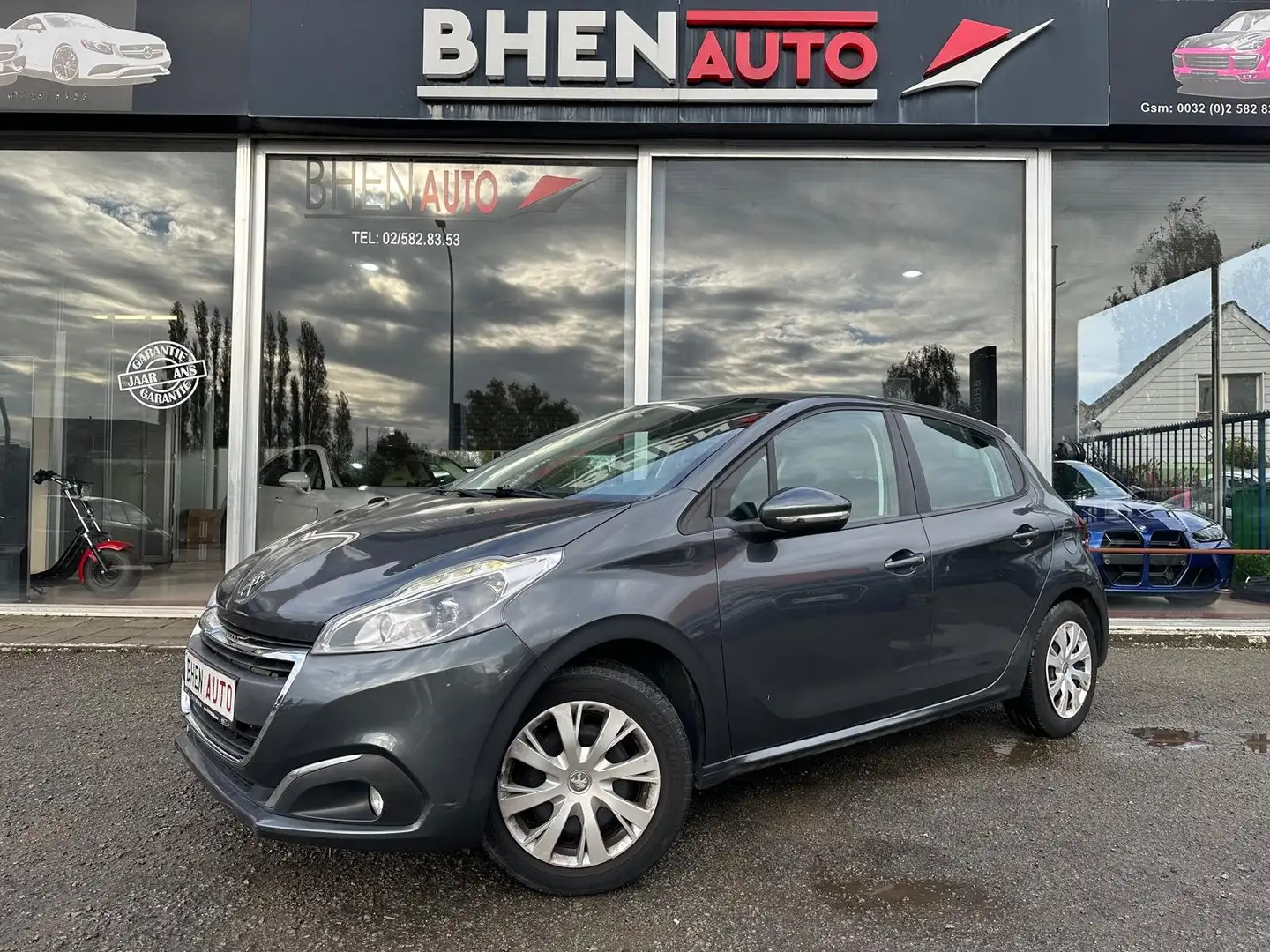 Peugeot 208 1.2i /NAVI/AIRCO/RADAR DE RECUL Grijs - 1