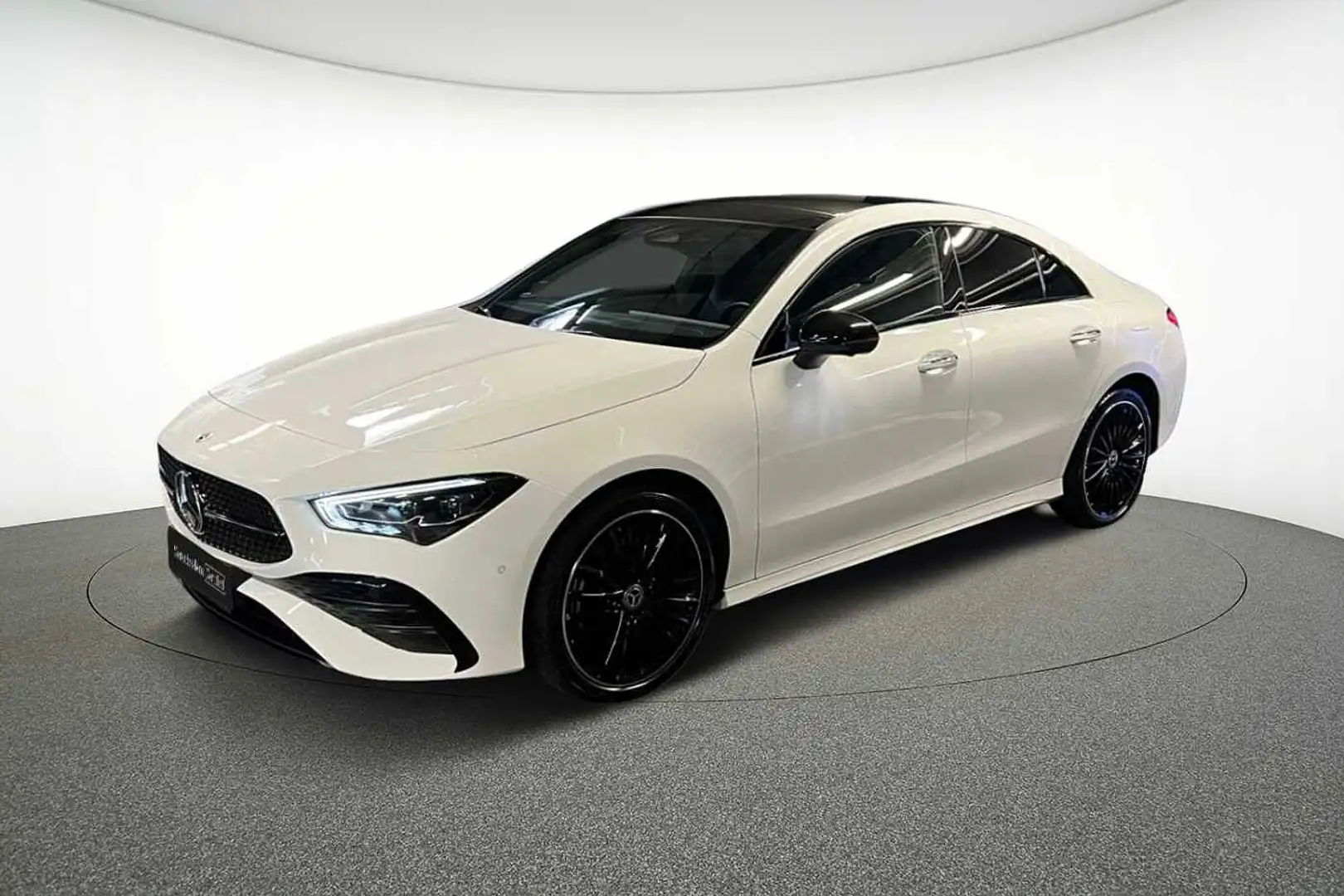 Mercedes-Benz CLA 250 e Coupé AMG Line Blanc - 1
