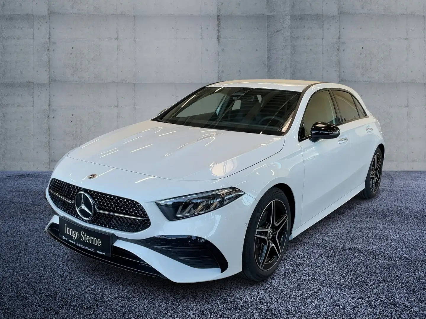 Mercedes-Benz A 180 d Kompaktlimousine Österreich-Edition AMG Line AMG Weiß - 2