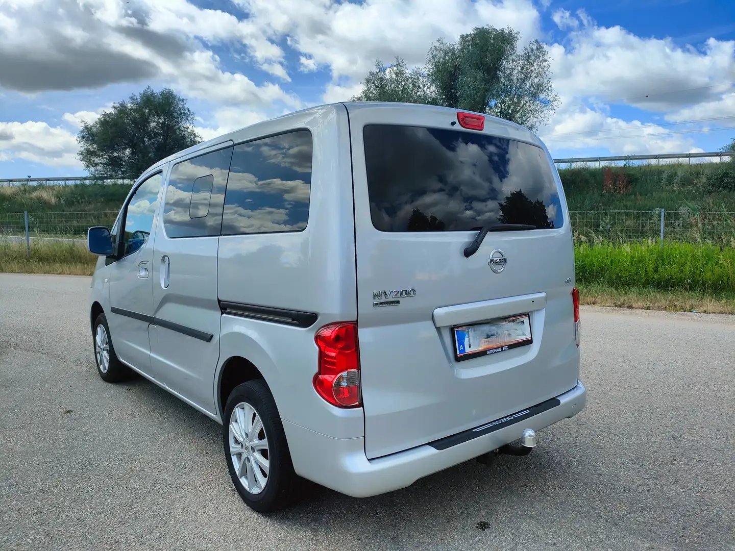 Nissan NV200 NV200 Kombi 1,5 dCi 110 Evalia Tekna Evalia Tekna Silber - 1