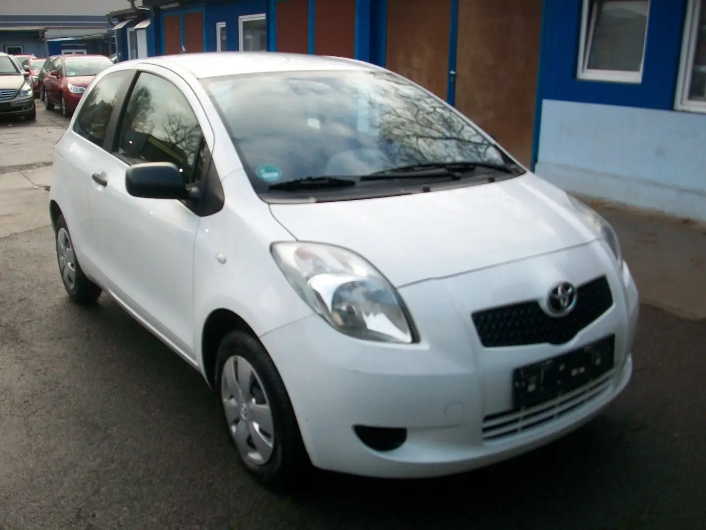 Toyota Yaris *5Gang*1.Hand*Euro4*TüvNeu* Fehér - 2