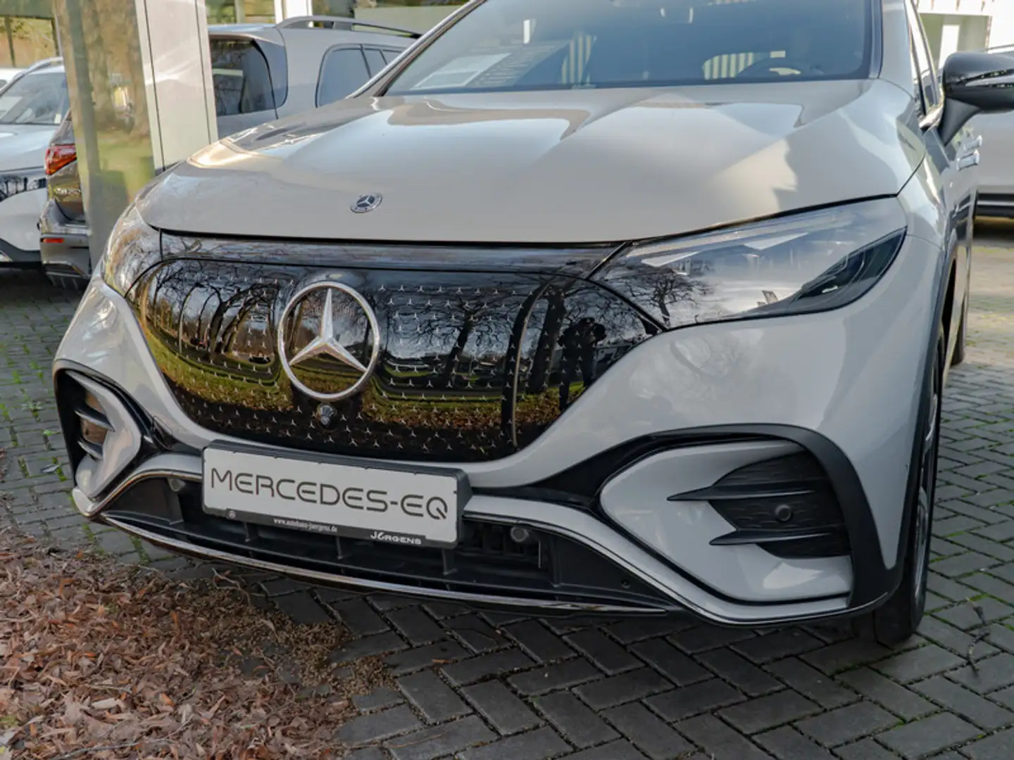 Mercedes-Benz EQE SUV EQE 350+ SUV AMG-Sport/Pano/Burm/AHK/Distr/Night Grau - 2