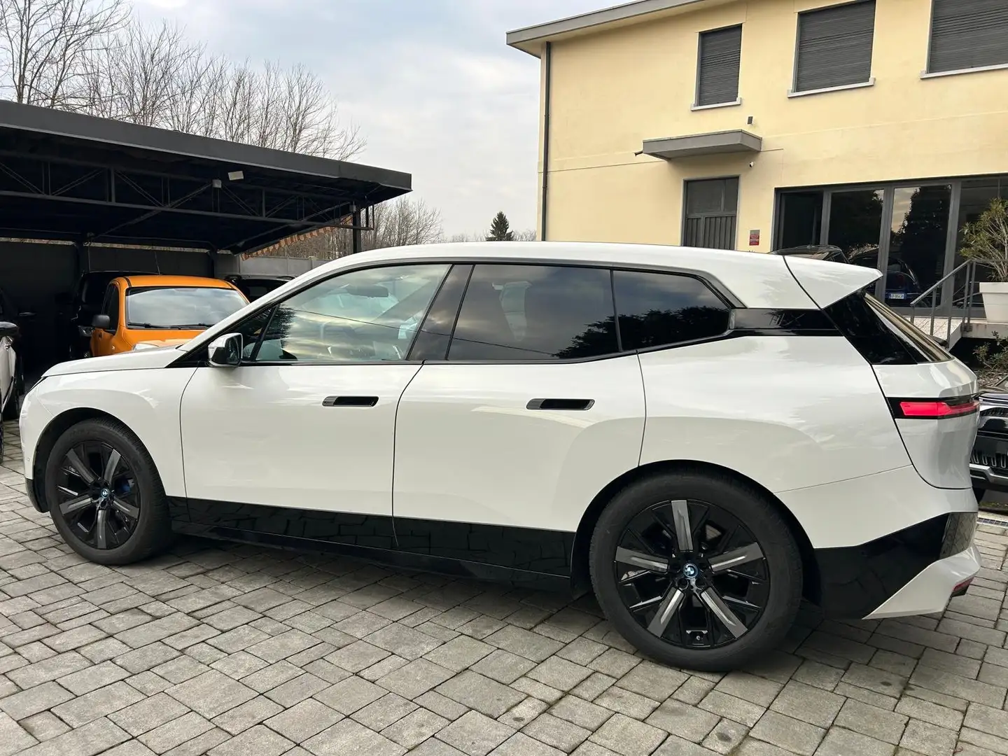 BMW iX iX xdrive50 pacchetto sportivo LASER - GANCIO Wit - 2