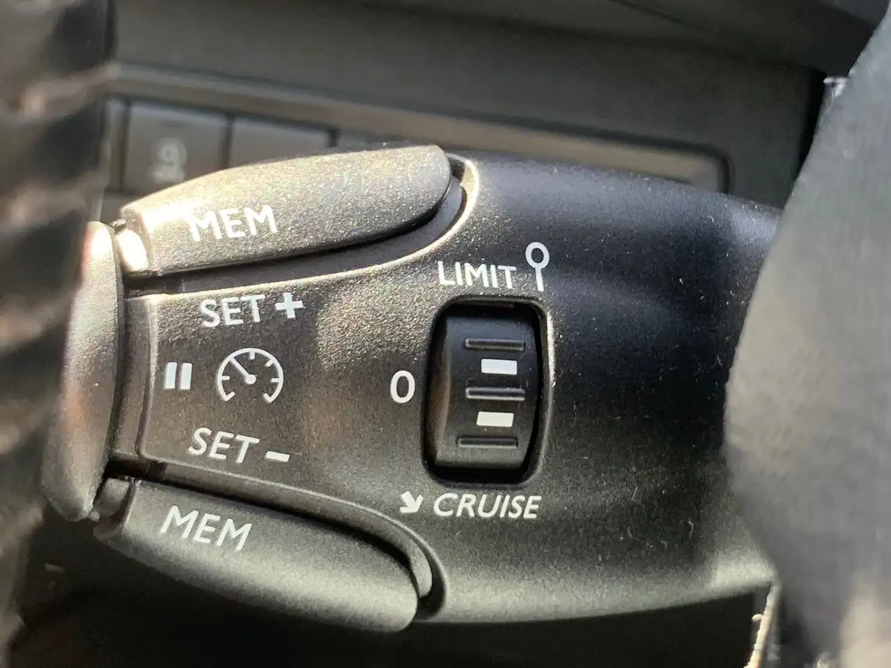 Peugeot 308 1.5 HDi 130CV / PACK STYLE / GPS / CARPLAY / CLIM AUTO /, миниатюра 16