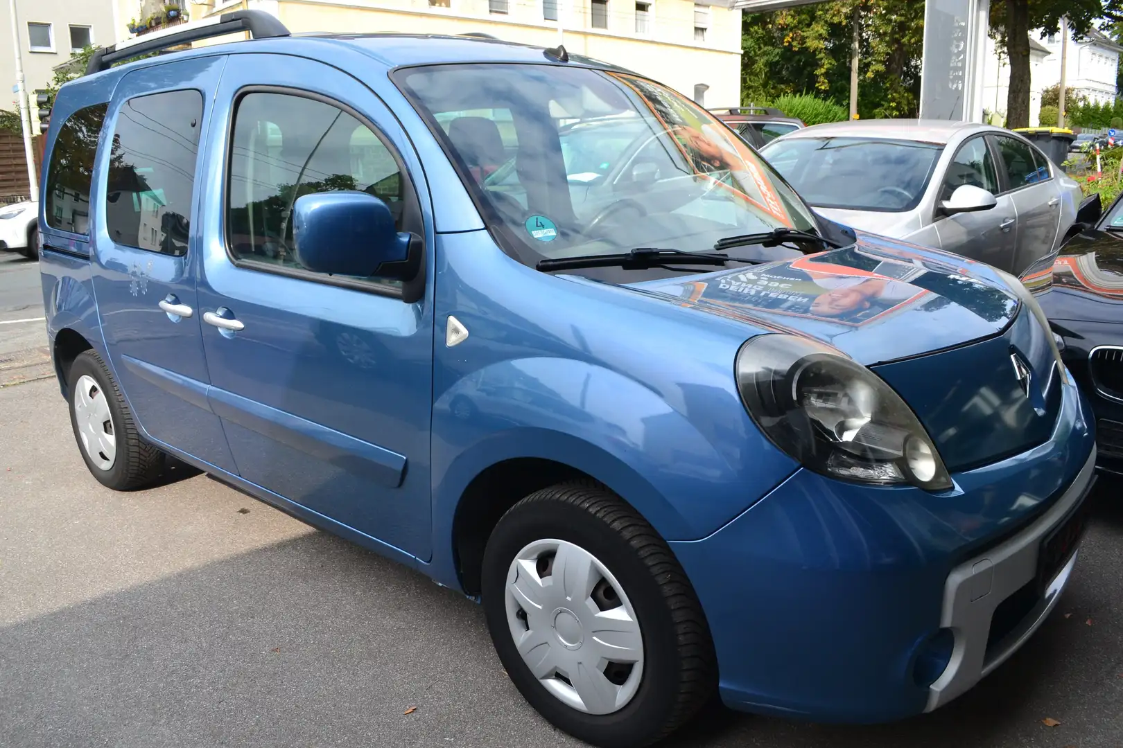 Renault Kangoo 1.5 DCi Luxe 1.HAND*KLIMAAUTOMATIK*TEMPOMAT*NAVIGA Vert - 2