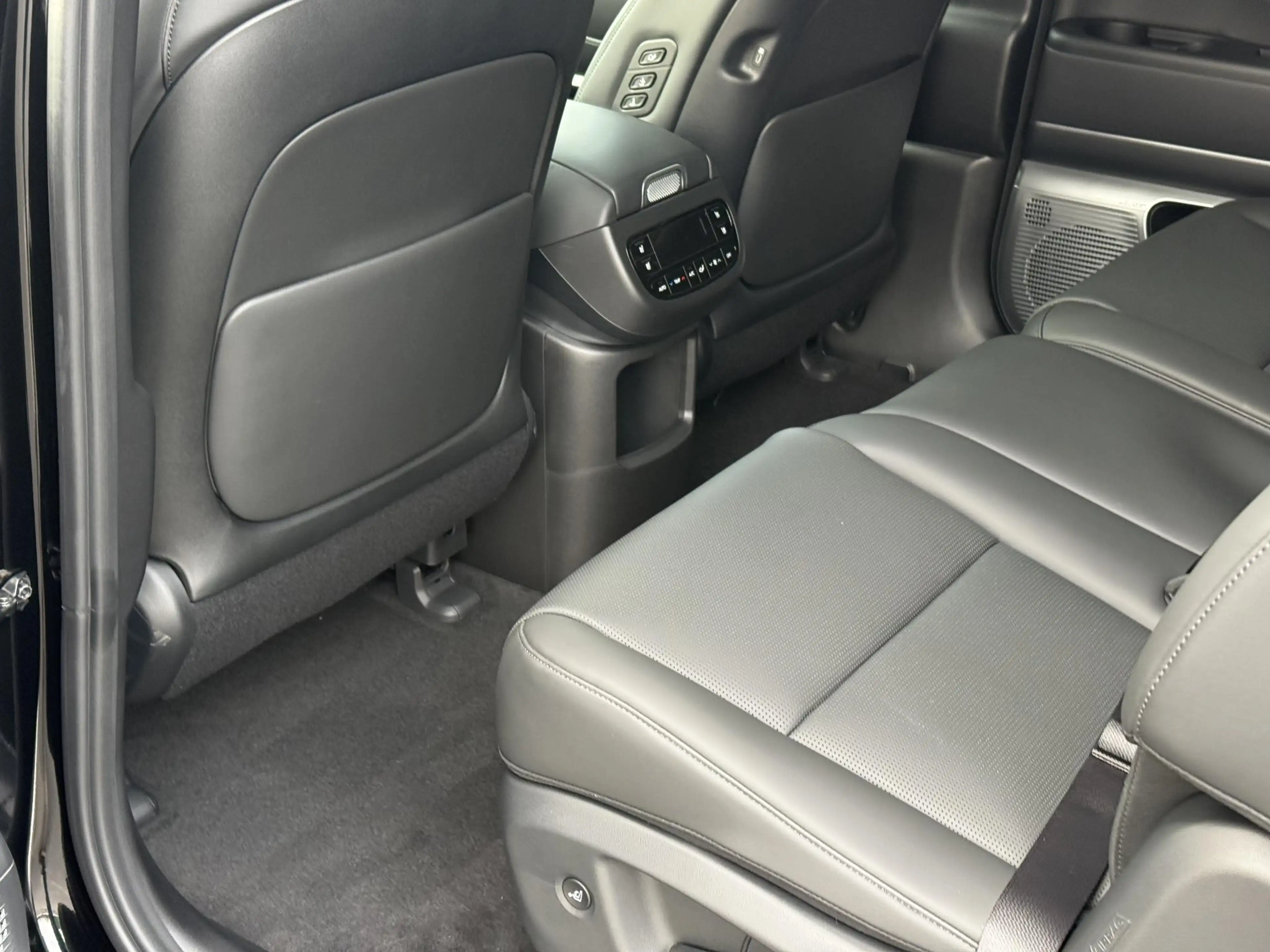 Hyundai IONIQ 9 Lounge AWD 7p. 110.3 kWh / Demo voordeel Direct b — photo 27