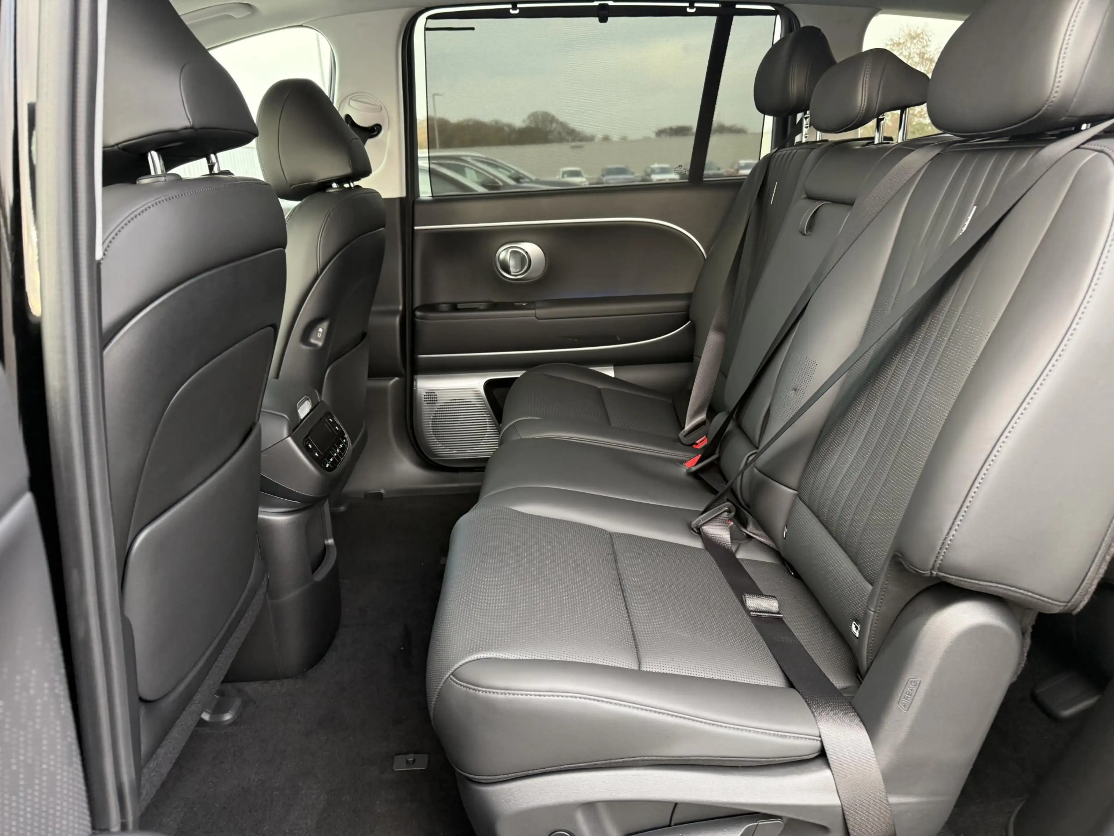 Hyundai IONIQ 9 Lounge AWD 7p. 110.3 kWh / Demo voordeel Direct b — photo 7
