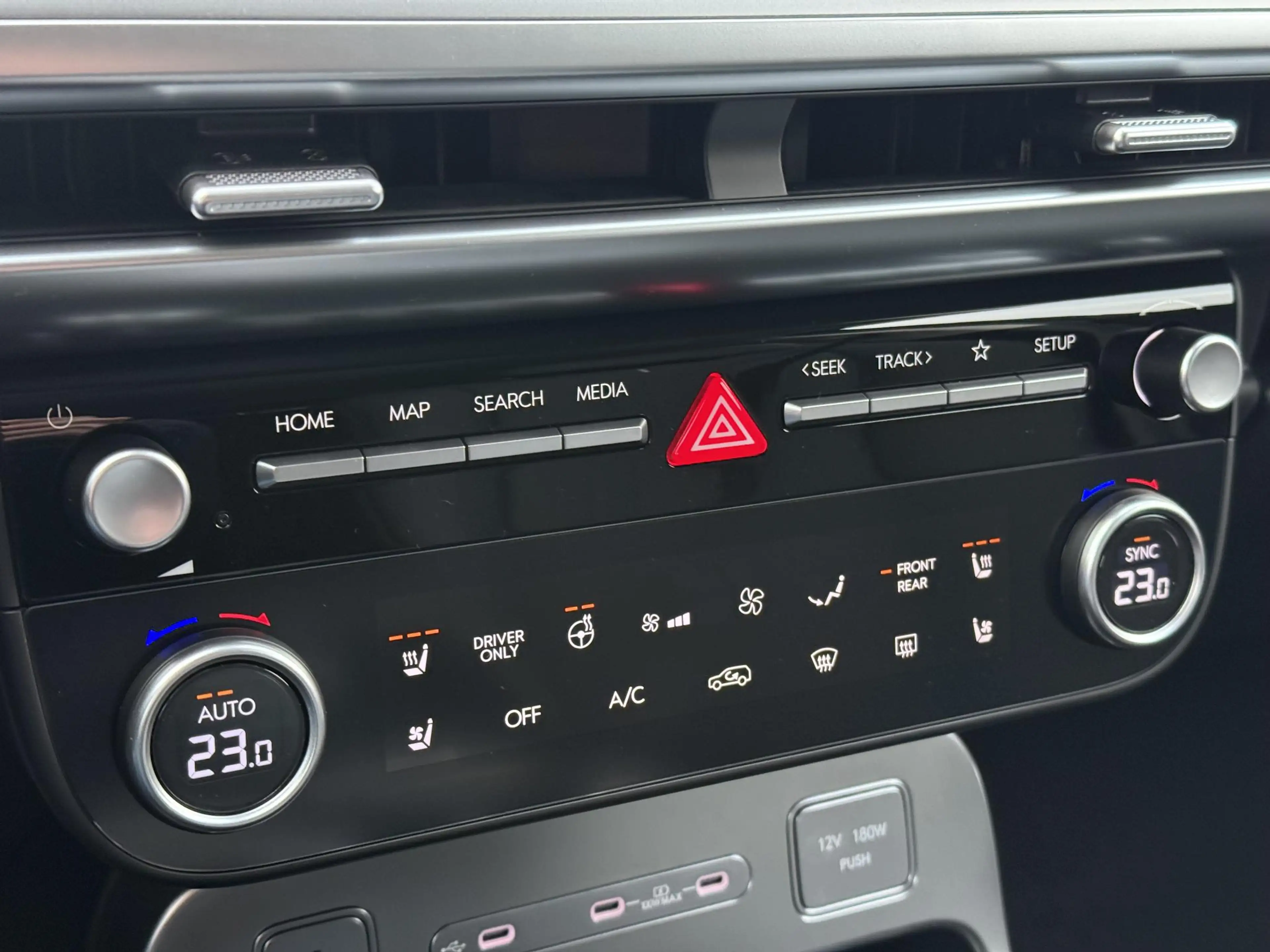 Hyundai IONIQ 9 Lounge AWD 7p. 110.3 kWh / Demo voordeel Direct b — photo 32