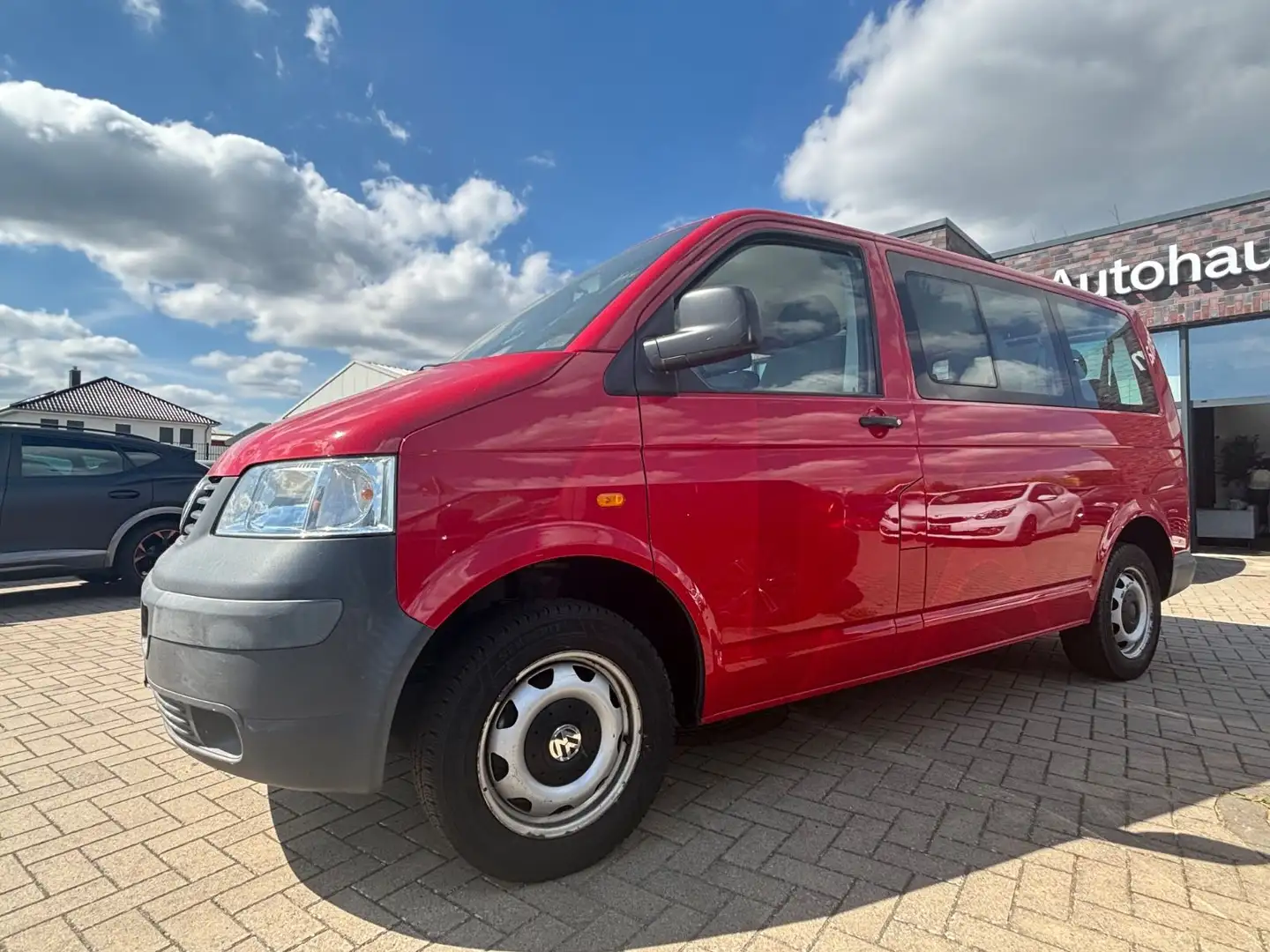 Volkswagen T5 Kombi 1.9 TDI 9-Sitzer AHK Rot - 2
