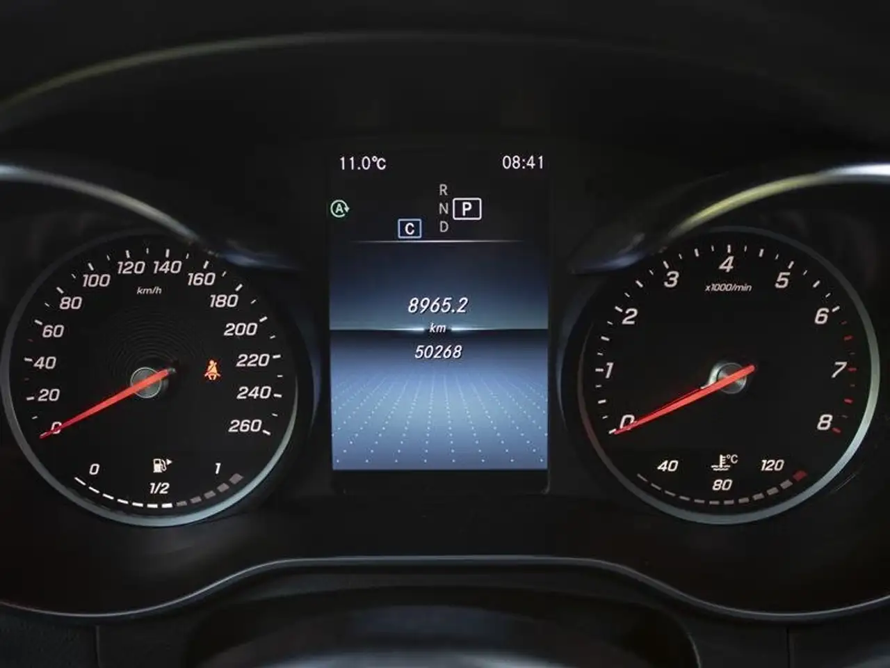 Mercedes-Benz GLC снимка Mercedes-Benz GLC