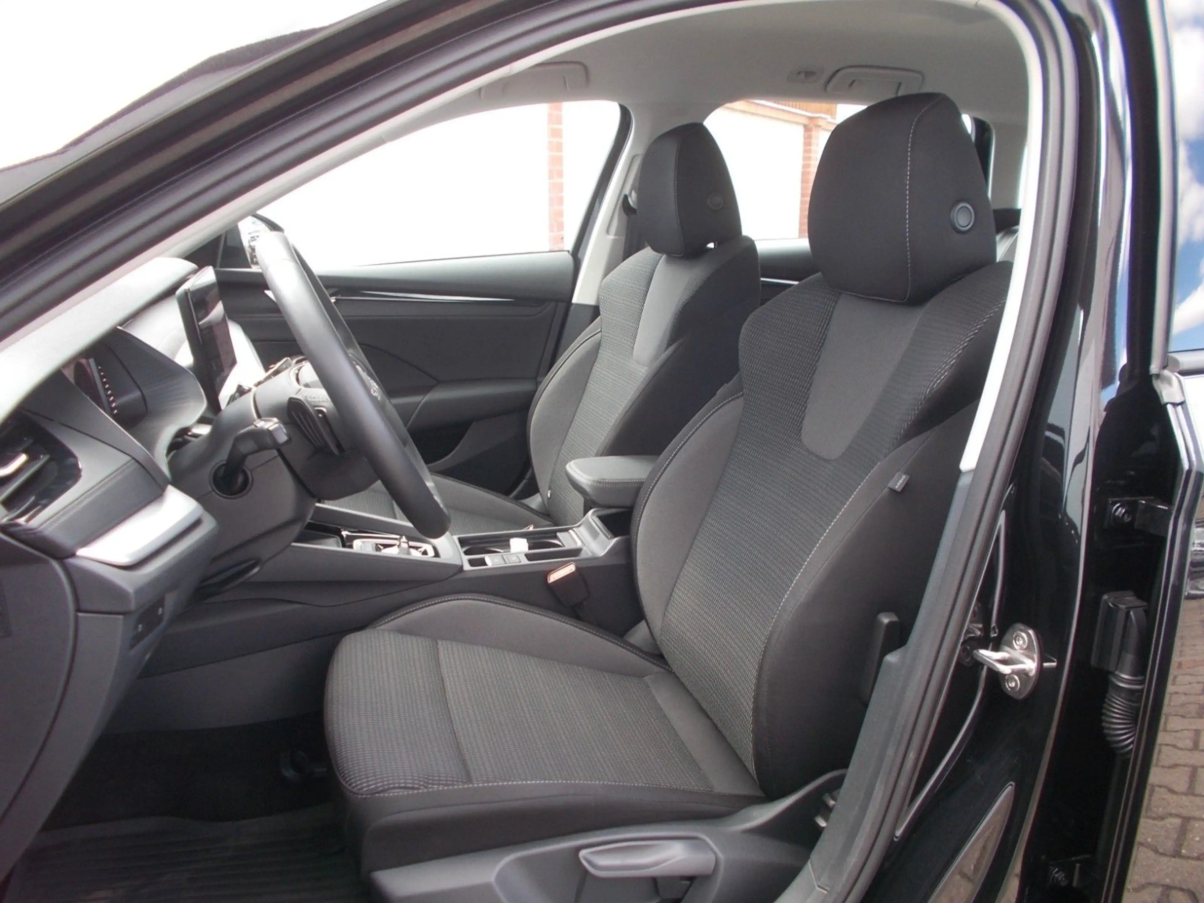 Skoda Octavia Combi Selection  * LED * AHK * DAB * DSG — photo 10