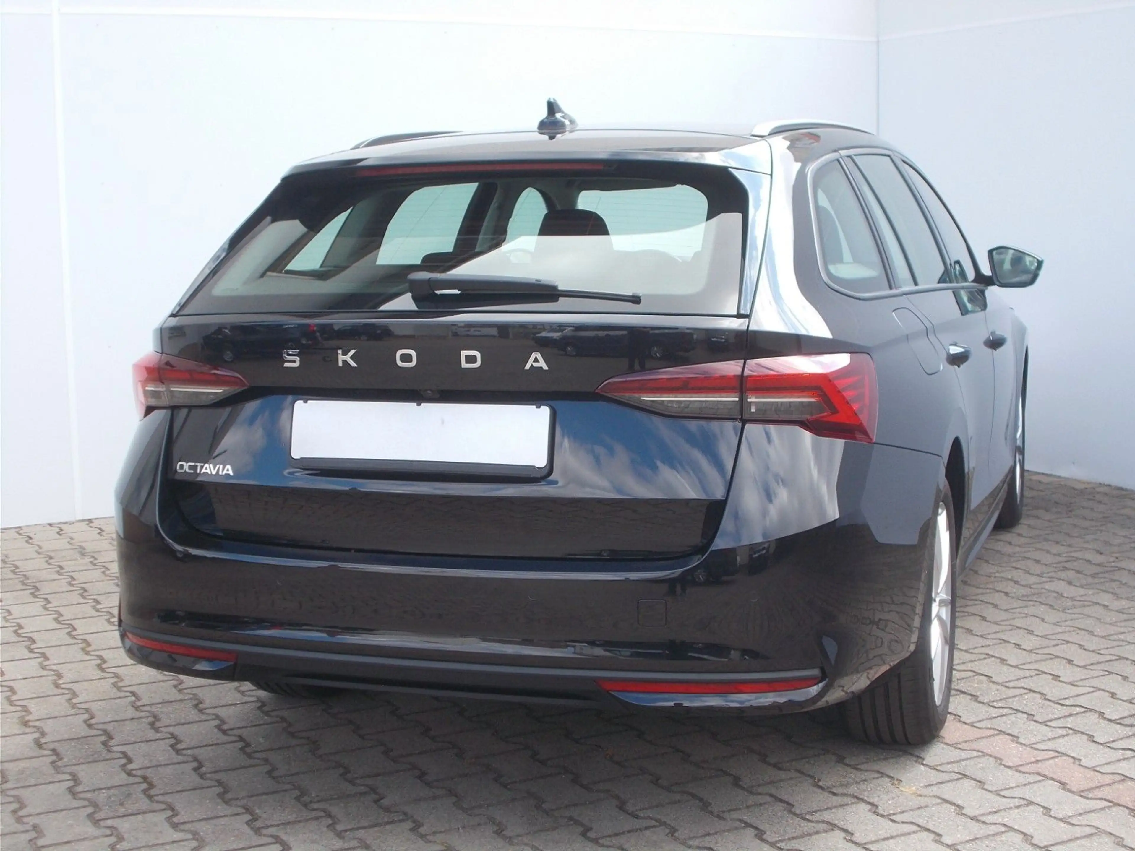 Skoda Octavia Combi Selection  * LED * AHK * DAB * DSG — photo 6