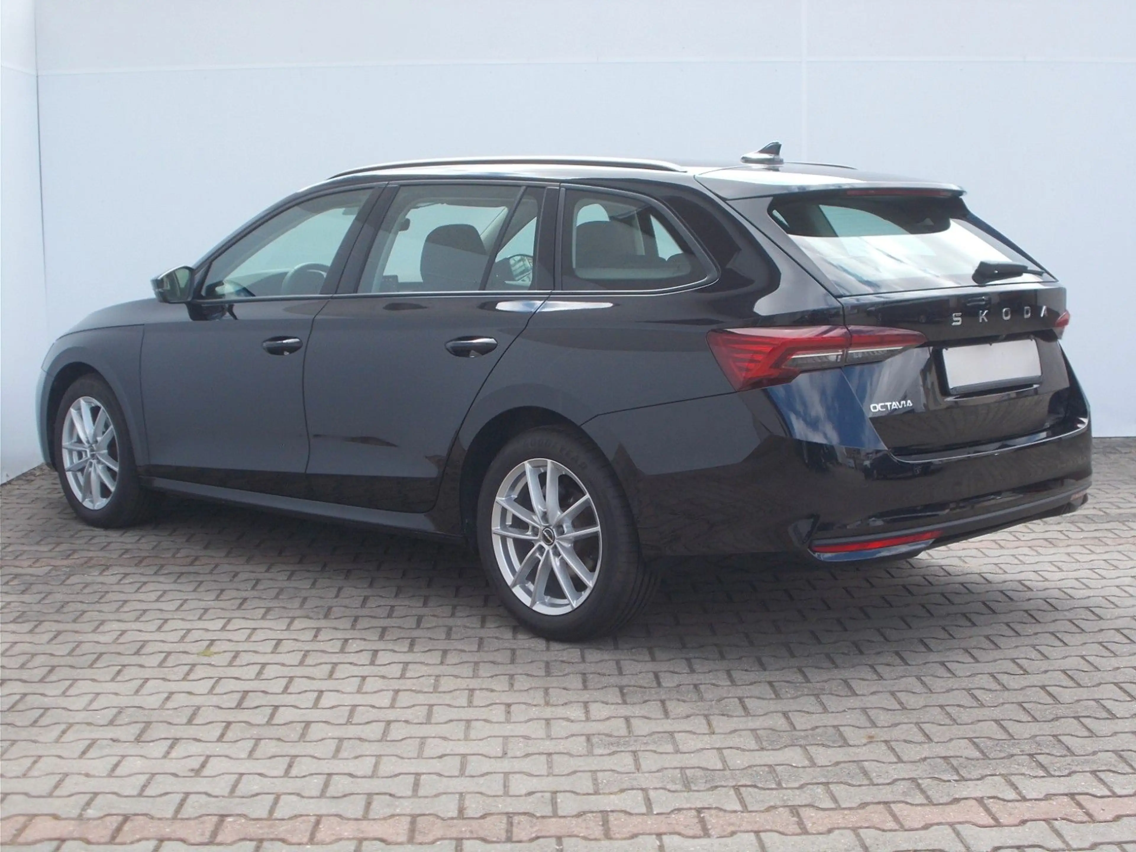 Skoda Octavia Combi Selection  * LED * AHK * DAB * DSG — photo 7
