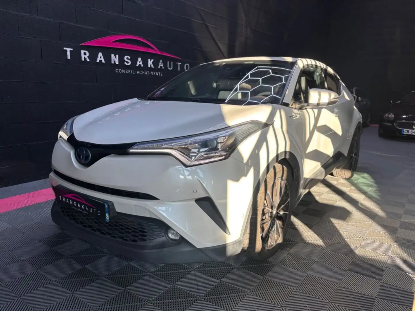 Toyota C-HR HYBRIDE PRO RC18 Pro 122h Distinctive Weiß - 1