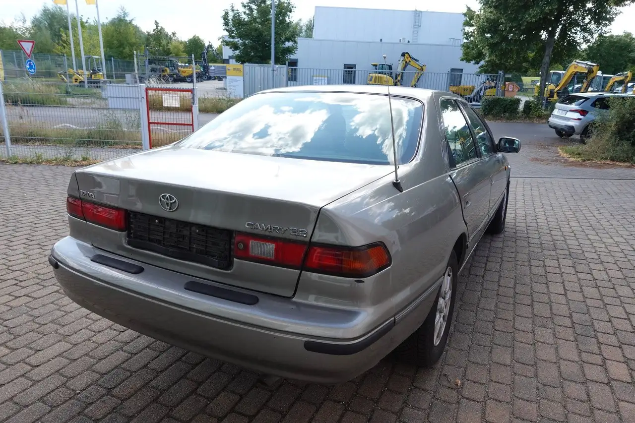 Toyota Camry 2.2, foto 3