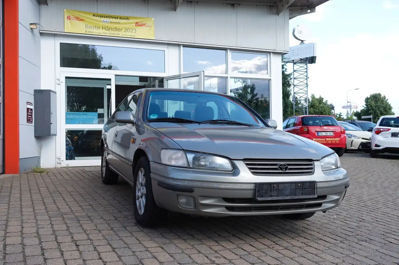 Toyota Camry 2.2, foto 2
