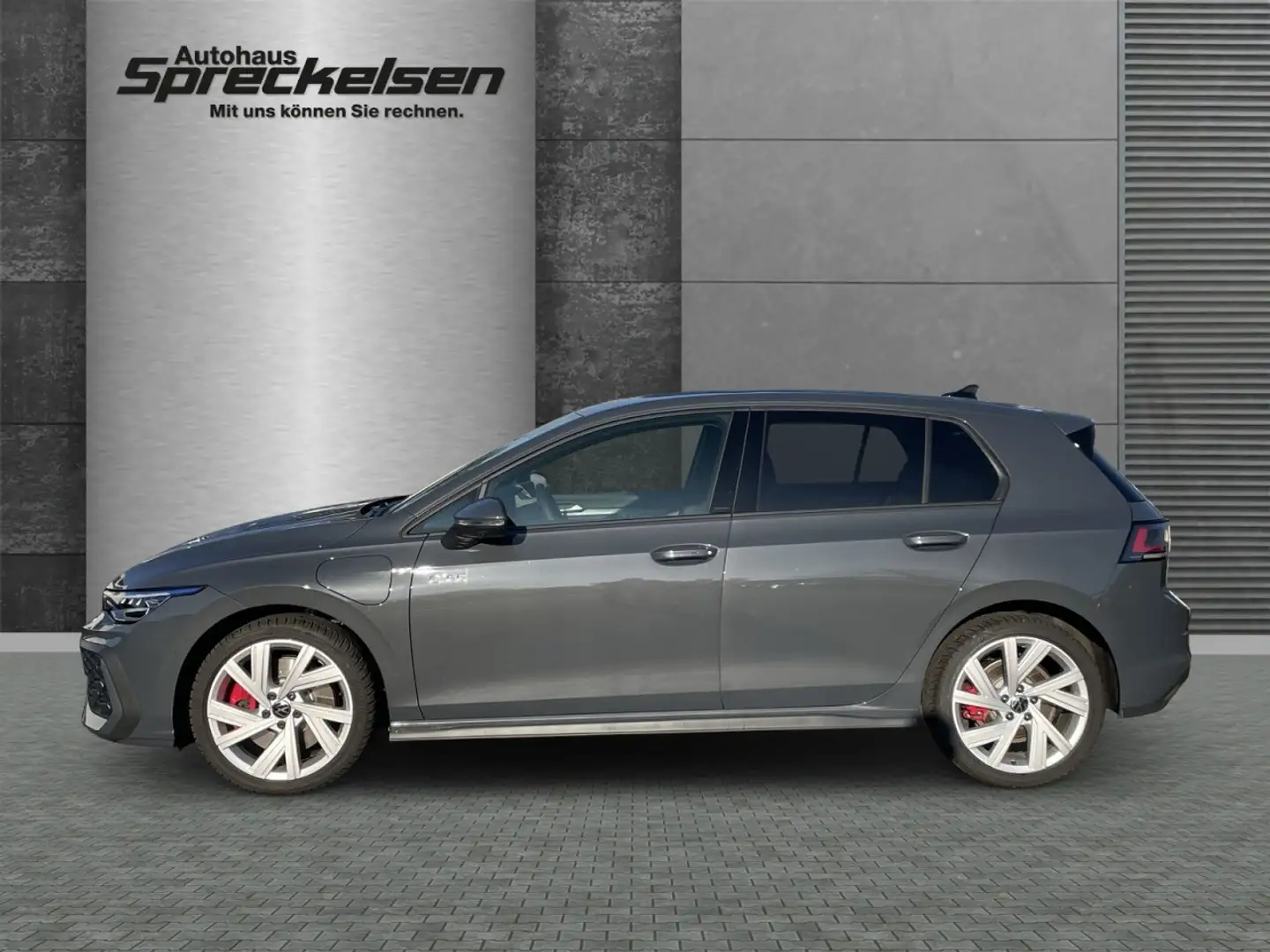 Volkswagen Golf VIII 1.5 TSI GTE++DCC++IQ-Light++ Klima Navi Grau - 2