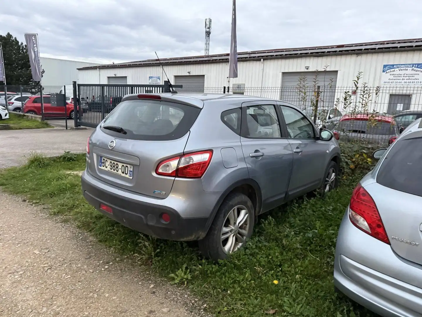 Nissan Qashqai 1.5 dCi 110 FAP Visia Grau - 2