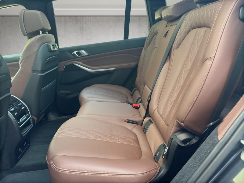 BMW X7 xDrive40d — photo 11